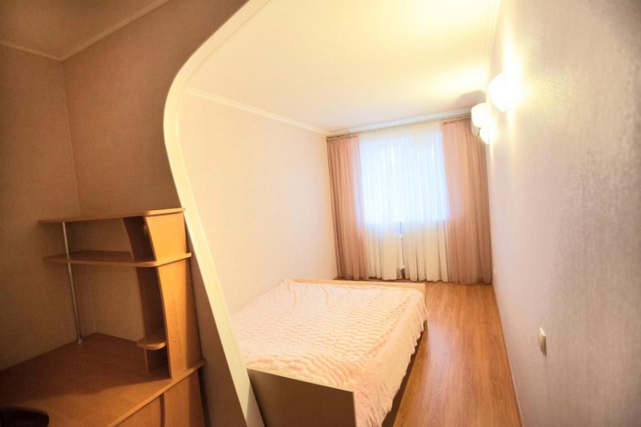 Двухкомнатная Квартира 300М От Моря Ул Парковая 18 Отчетные Док 초르노모르스크 외부 사진